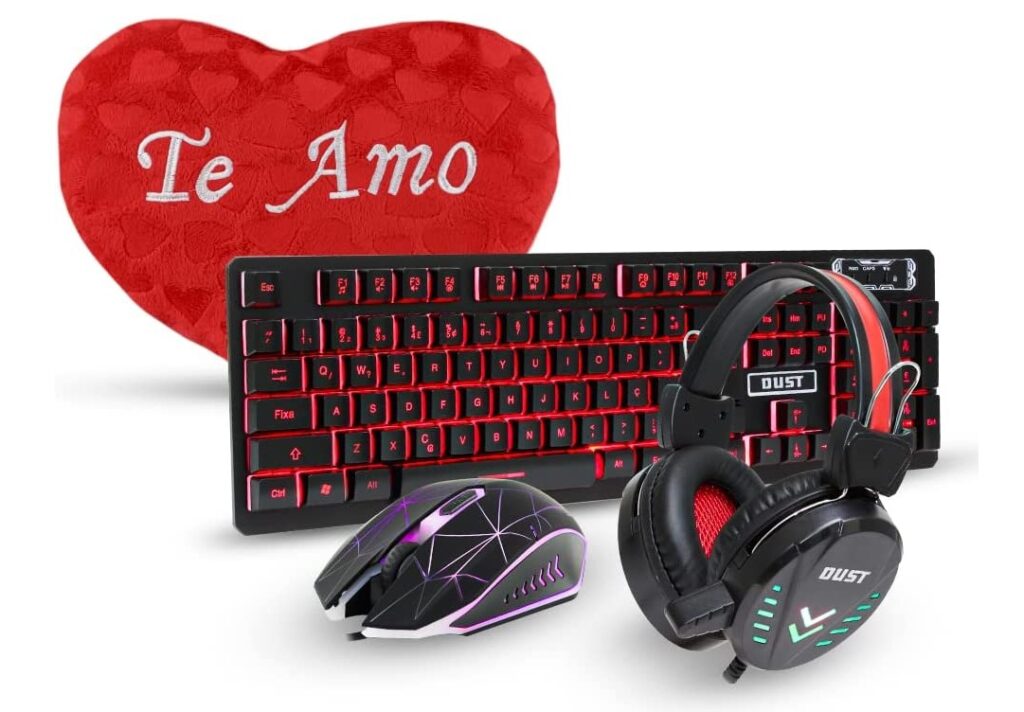 Kit gamer com teclado, fone, mouse e almofada de coração. 