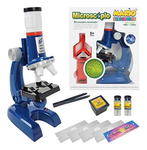 Na imagem, um microscópio azul e acessórios para o uso, como ideia de presente para crianças de 10 anos