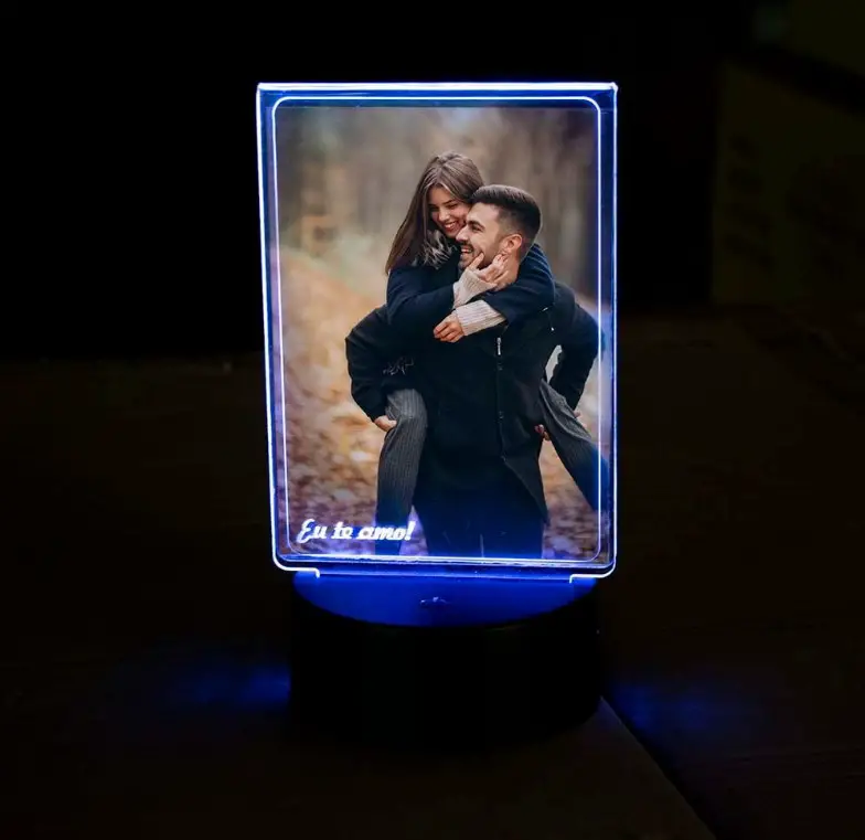 Porta retrato de casal com LED.