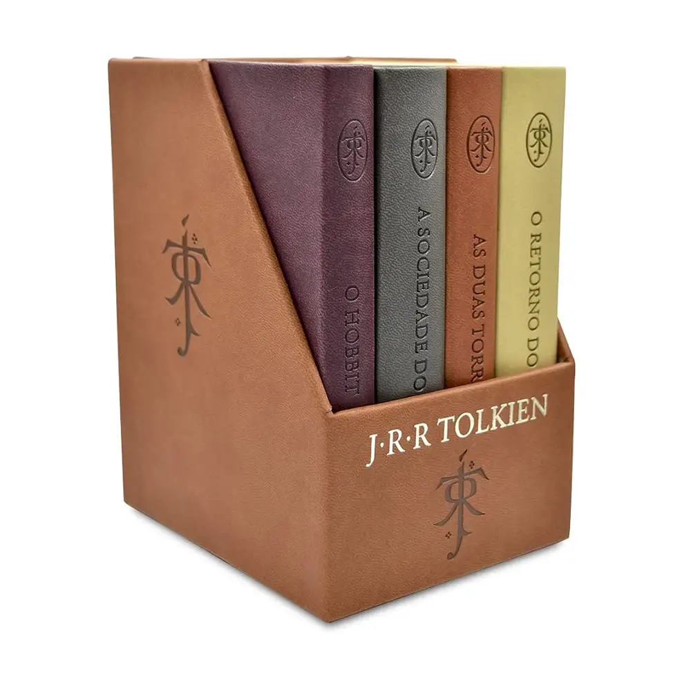 Box pocket com quatro livros capa dura do autor J.R.R. Tolkien.