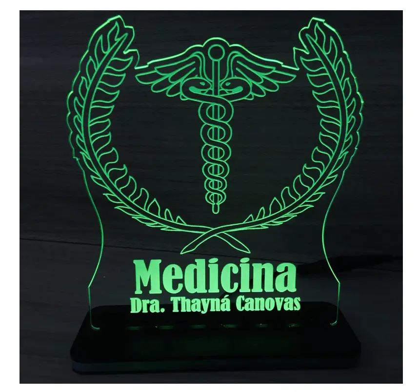 Luminária personalizável com símbolo de medicina. 