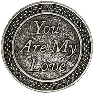 Moeda de prata escrito "You are my love"