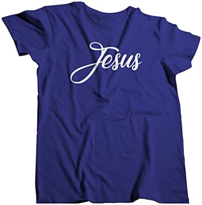 Camiseta azul escrito Jesus em branco. 