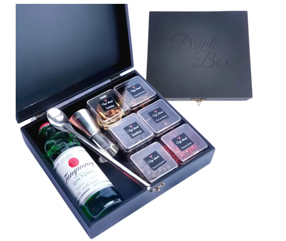Kit de gin com especiarias em caixa presenteável. 