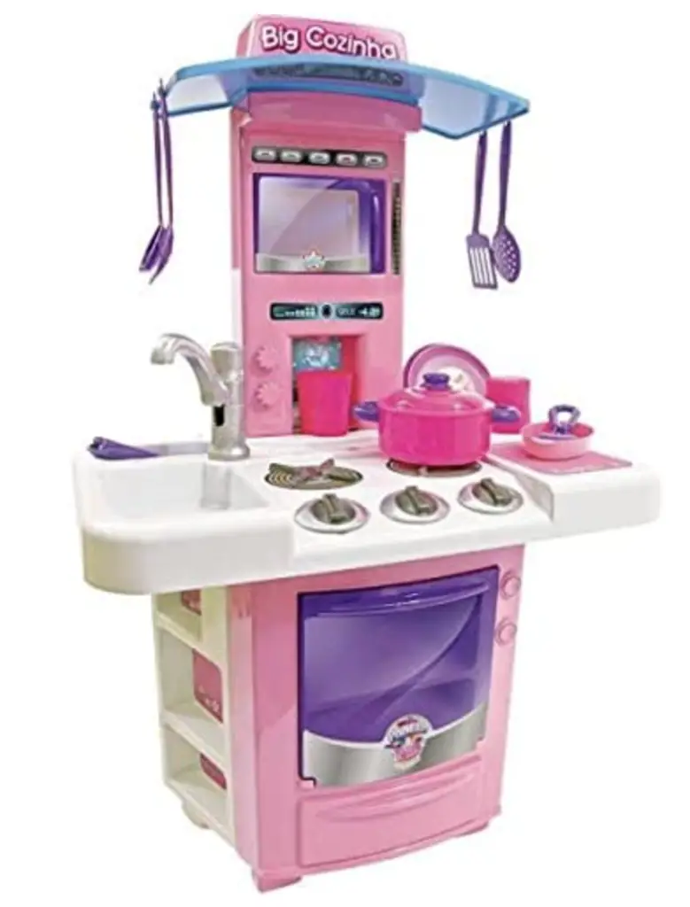 Cozinha infantil colorida.