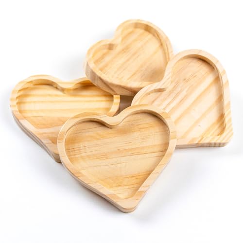 Kit de pires em formato de coração, em madeira. 