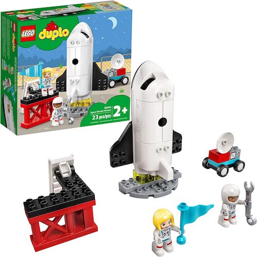 Lego em formato de ônibus espacial. 