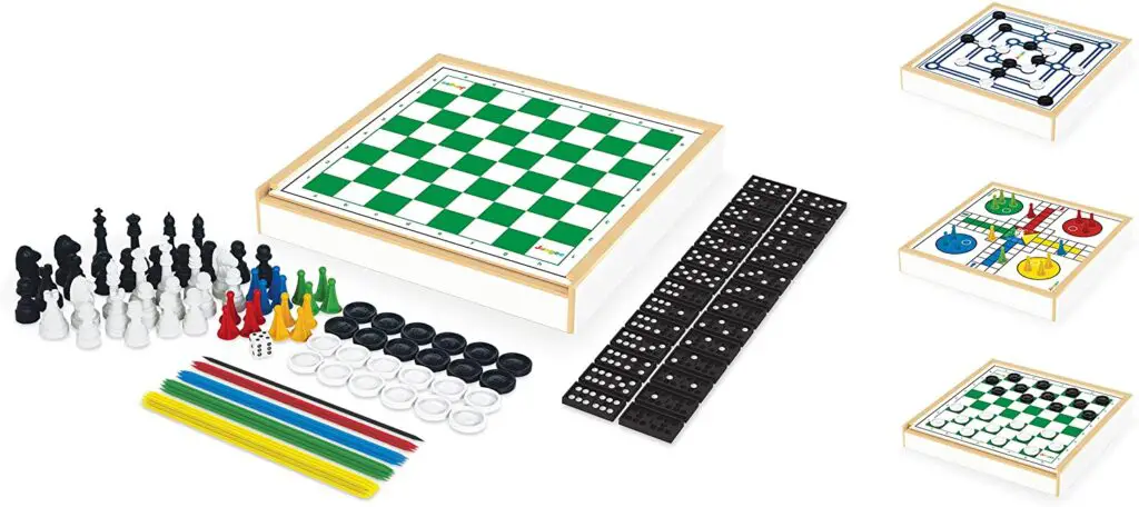Kit de jogos, contendo um tabuleiro em madeira, peças de xadrez, dominó e outras que compões o presente para avó.
