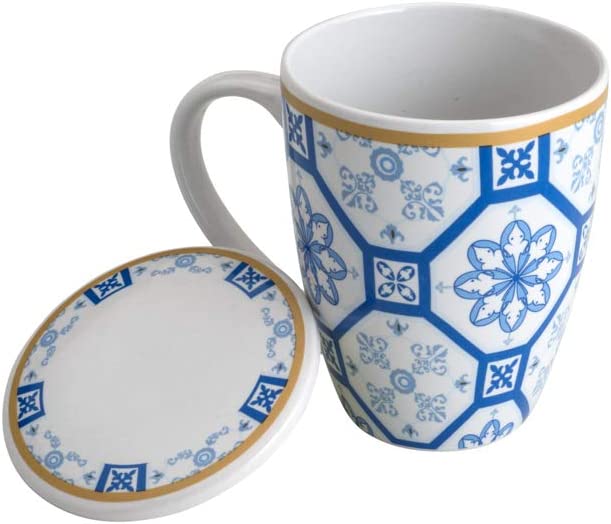 Caneca com tampa de porcelana branca com detalhes em azul para chá. 